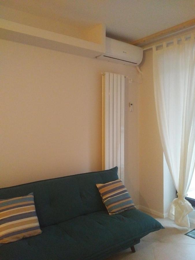 Marina Central Sunshine Studio Apartment Bucharest Luaran gambar