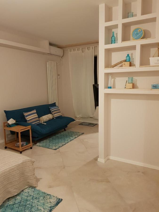 Marina Central Sunshine Studio Apartment Bucharest Luaran gambar